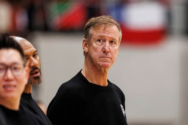 Chile v USA - FIBA World Cup 2027 Americas Qualifier Santiago, Chile - 27 August: United States Head Coach Terry Stotts looks on during the FIBA World Cup 2027 Americas Qualifiers Group E game between Chile and USA at Centro de Deportes Colectivos on August 27, 2026 in Santiago, Chile Santiago Centro de Deportes Colectivos Region Metropolitana de Santiago Chile Copyright: xLatinxSportxImagesx