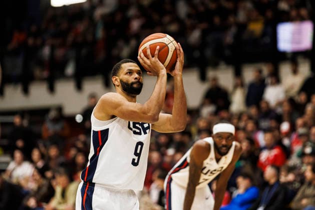 Chile v USA - FIBA World Cup 2027 Americas Qualifier Santiago, Chile - 27 August: Pedro Bradshaw of United States attempts a shot during the FIBA World Cup 2027 Americas Qualifiers Group E game between Chile and USA at Centro de Deportes Colectivos on August 27, 2026 in Santiago, Chile Santiago Centro de Deportes Colectivos Region Metropolitana de Santiago Chile Copyright: xLatinxSportxImagesx