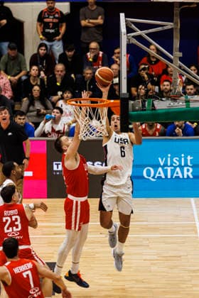 Chile v USA - FIBA World Cup 2027 Americas Qualifier Santiago, Chile - 27 August: Cole Swider of United States (R) shots the ball against Felipe Haase of Chile (L) during the FIBA World Cup 2027 Americas Qualifiers Group E game between Chile and USA at Centro de Deportes Colectivos on August 27, 2026 in Santiago, Chile Santiago Centro de Deportes Colectivos Region Metropolitana de Santiago Chile Copyright: xLatinxSportxImagesx