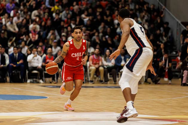 Chile v USA - FIBA World Cup 2027 Americas Qualifier Santiago, Chile - 27 August: Franco Morales of Chile dribbles during the FIBA World Cup 2027 Americas Qualifiers Group E game between Chile and USA at Centro de Deportes Colectivos on August 27, 2026 in Santiago, Chile Santiago Centro de Deportes Colectivos Region Metropolitana de Santiago Chile Copyright: xLatinxSportxImagesx