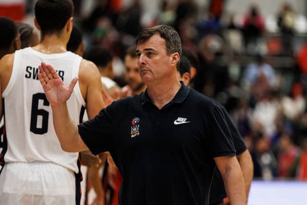 Chile v USA - FIBA World Cup 2027 Americas Qualifier Santiago, Chile - 27 August: Chile Head Coach Juan Cordoba reacts after losing the FIBA World Cup 2027 Americas Qualifiers Group E game between Chile and USA at Centro de Deportes Colectivos on August 27, 2026 in Santiago, Chile Santiago Centro de Deportes Colectivos Region Metropolitana de Santiago Chile Copyright: xLatinxSportxImagesx