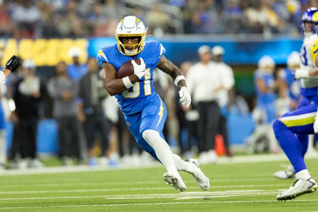 INGLEWOOD, CA - AUGUST 27: Greg Desrosiers Jr. 31 of the Los Angeles Chargers carries the ball during an NFL, American Football Herren, USA preseason game between the Los Angeles Rams and the Los Angeles Chargers on August 27, 2026, at SoFi Stadium in Inglewood, California. (Photo by Greg Fiore Icon Sportswire) NFL: AUG 27 Rams at Chargers EDITORIAL USE ONLY Icon2608272455