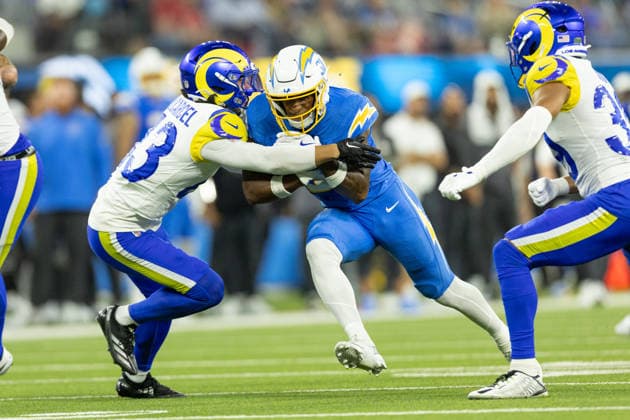 INGLEWOOD, CA - AUGUST 27: Greg Desrosiers Jr. 31 of the Los Angeles Chargers carries the ball during an NFL, American Football Herren, USA preseason game between the Los Angeles Rams and the Los Angeles Chargers on August 27, 2026, at SoFi Stadium in Inglewood, California. (Photo by Greg Fiore Icon Sportswire) NFL: AUG 27 Rams at Chargers EDITORIAL USE ONLY Icon2608272458