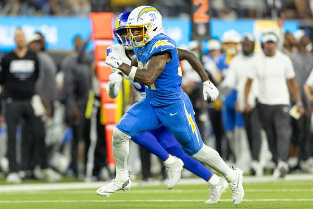 INGLEWOOD, CA - AUGUST 27: Greg Desrosiers Jr. 31 of the Los Angeles Chargers breaks tackle and heads for the end zone during an NFL, American Football Herren, USA preseason game between the Los Angeles Rams and the Los Angeles Chargers on August 27, 2026, at SoFi Stadium in Inglewood, California. (Photo by Greg Fiore Icon Sportswire) NFL: AUG 27 Rams at Chargers EDITORIAL USE ONLY Icon2608272479