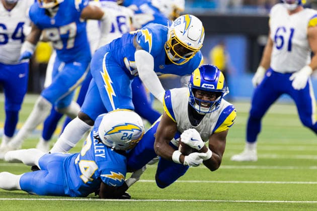 August 27, 2026, Inglewood, California, USA: Los Angeles Rams Wide Receiver Tru Edwards (16) runs the ball fagainst Los Angeles Chargers Cornerback Rodney Shelley (24) and Linebacker Marlowe Wax (58) during an NFL, American Football Herren, USA football preseason game, in Inglewood, Calif. on Thursday August 27, 2026. Inglewood USA - ZUMAc68_ 20260827_zaf_c68_030 Copyright: xRingoxChiux