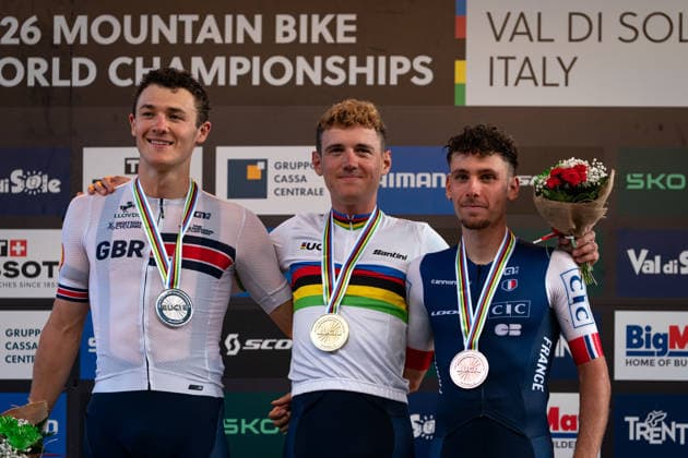 UCI MTB World Championship, WM, Weltmeisterschaft Thursday - Val Di Sole 2026 Adrien Boichis of France celebrates after winning the Men s Elite Short Track race during the UCI Mountain Bike World Championships Val di Sole 2026 in Val di Sole, Italy, on August 27, 2026. Val di Sole Italy  Copyright: xFilipxBezdÄ›kx originalFilename:bezdek-notitle260827_np5AM.jpg