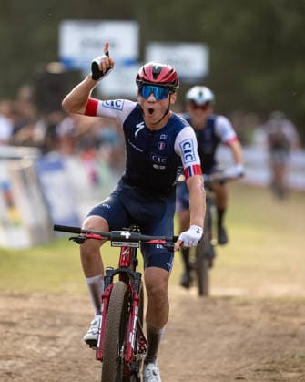 UCI MTB World Championship, WM, Weltmeisterschaft Thursday - Val Di Sole 2026 Adrien Boichis of France celebrates after winning the Men s Elite Short Track race during the UCI Mountain Bike World Championships Val di Sole 2026 in Val di Sole, Italy, on August 27, 2026. Val di Sole Italy  Copyright: xFilipxBezdÄ›kx originalFilename:bezdek-notitle260827_np5NI.jpg