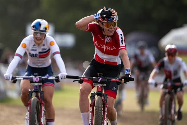 UCI MTB World Championship, WM, Weltmeisterschaft Thursday - Val Di Sole 2026 VAL DI SOLE, ITALY - AUGUST 27: Laura Stigger of Austria celebrates after winning the Women s Elite Short Track race during the UCI Mountain Bike World Championships Val di Sole 2026 on August 27, 2026 in Val di Sole, Italy. Val di Sole Italy  Copyright: xFilipxBezdÄ›kx originalFilename:bezdek-notitle260827_npEYB.jpg