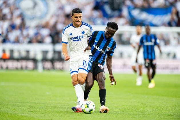 FC Copenhagen v FC Inter Turku, UEFA Conference League qualification, Copenhagen, Denmark Copenhagen, Denmark. 27th, August 2026. Mohamed Elyounoussi (10) of FC Copenhagen and Clinton Jephta (R) of FC Inter Turku seen during the UEFA Conference League qualification match between FC Copenhagen and FC Inter Turku at Parken in Copenhagen. Denmark, Copenhagen, Parken  Copyright: xGonzalesxPhoto TobiasxJorgensenx