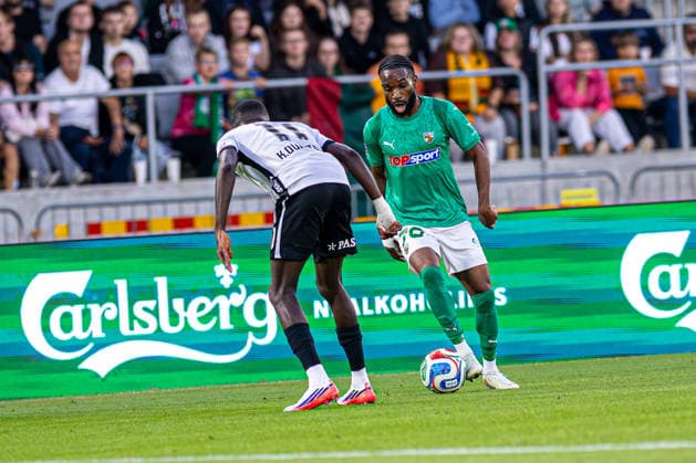 UEFA Europa League play-offs, 2nd leg – Kauno Žalgiris vs Besiktas at Dariaus ir Gireno Stadium, Kaunas, Lithuania. Fabien Ourega controls the ball during the UEFA Europa League play-offs second leg match between Kauno Zalgiris and Besiktas at Dariaus ir Gireno Stadium in Kaunas, Lithuania. Kaunas Kaunas Lithuania