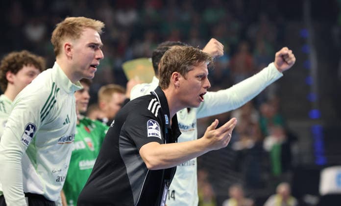 Goalkeeper Lasse Ludwig and coach Nicolej Krickau cheer on the action: Upper Body, Sports, Handball, HBL Bundesliga Men s Division 1, Matchday, 2026-2027 Season, August 27, 2026: Füchse Berlin vs. MT Melsungen