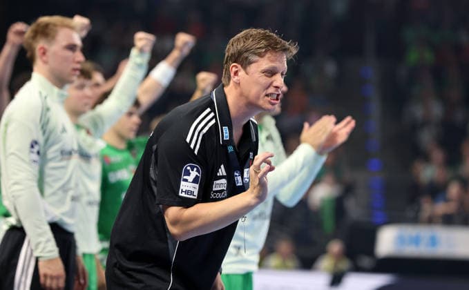 Goalkeeper Lasse Ludwig and coach Nicolej Krickau cheer on the action: Upper Body, Sports, Handball, HBL Bundesliga Men s Division 1, Matchday, 2026-2027 Season, August 27, 2026: Füchse Berlin vs. MT Melsungen