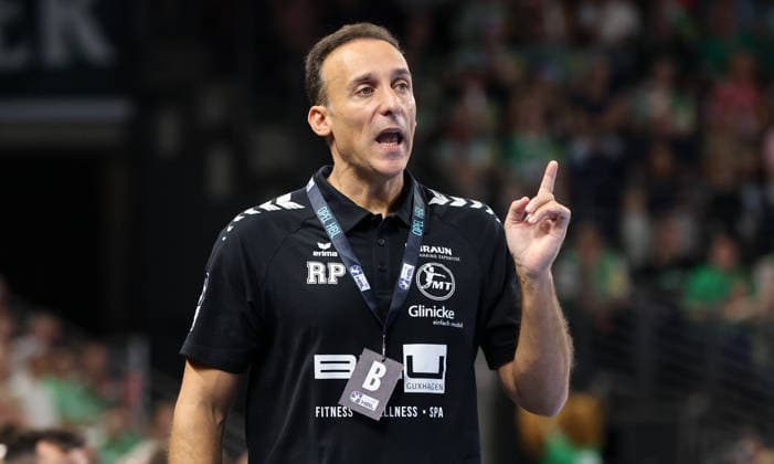 Coach Roberto Garcia Parrondo gives instructions. Upper-body exercise. Handball. HBL Bundesliga Men s Division 1. Matchday. 2026–2027 season. August 27, 2026. Füchse Berlin vs. MT Melsungen