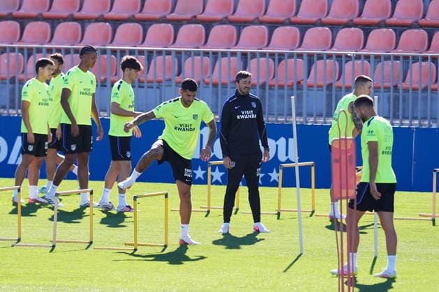 August 28, 2026, Madrid, Madrid, Spain: Cristian Cuti Romero during a training session of Atletico de Madrid ahead the Spanish League, LaLiga EA Sports, match against Sevilla FC at Ciudad Deportiva Wanda Atletico de Madrid on August 28, 2026, in Madrid, Spain. Atletico De Madrid Training Session - Laliga Ea Sports  - ZUMAa181 20260828_zaa_a181_031 Copyright: xDennisxAgyemanx