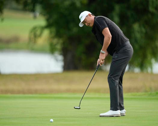 SUTTON COLDFIELD, ENGLAND - AUG 28: Hao-Tong Li (CHN) putts on the eighth green during the completion of the delayed Round 1 at the 2026 Husqvarna British Masters at The Belfry, Sutton Coalfield on August 28, 2026 in Warwickshire, England The 2026 Husqvarna British Masters