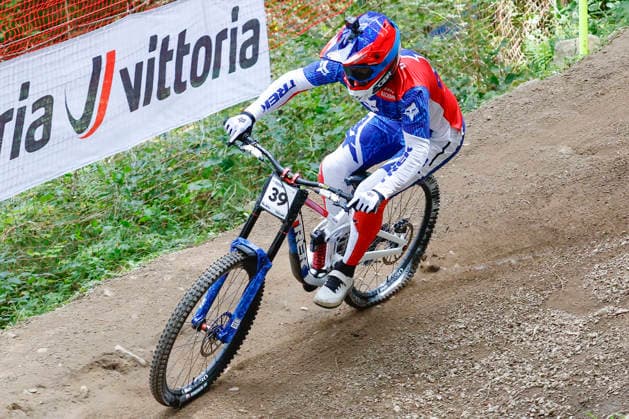 TRENTO, ITALY, AUGUST 28 — Matt Walker of Great Britain suffered a rear tire puncture during his final training session before the UCI Mountain Bike World Championships Women’s and Men’s Elite Downhill qualifiers at Val di Sole on August 28, 2026, in Trento, Italy. Trento, Val di Sole, Trento, Italy Copyright: xJustPictures.ch FrancescoxMinghettix jp-en-EuSpIm-JP6_FRM_UCIWC_WMNDH_28_Aug_000148