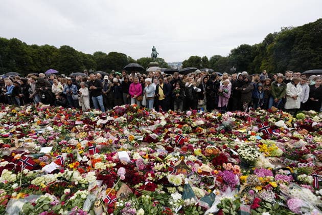 Royals, mourning in Oslo following the death of King Harald