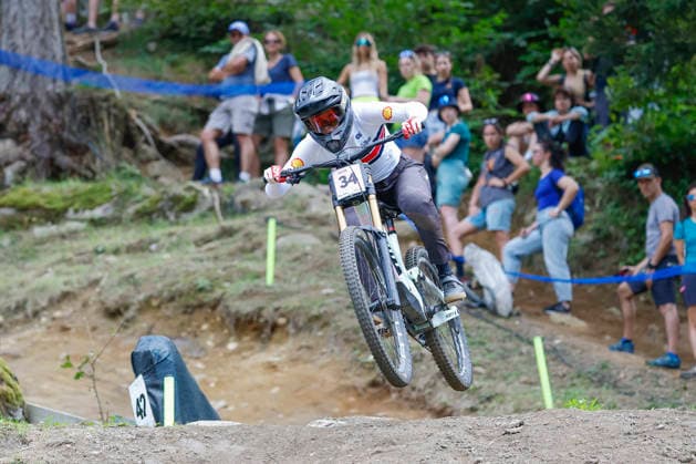 TRENTO, ITALY, AUGUST 28 Emily Carrick Anderson of Great Britain in action during the UCI Mountain Bike World Championships Women s and Men s Elite Downhill qualifiers at Val di Sole on August 28, 2026, in Trento, Italy. Trento, Val di Sole, Trento, Italy Copyright: xJustPictures.ch FrancescoxMinghettix jp-en-EuSpIm-JP6_FRM_UCIWC_WMNDH_28_Aug_000171