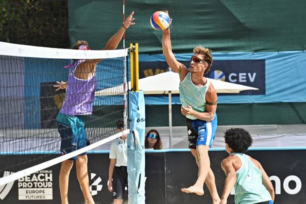 Max van Straten of Netherlands, center, in action during the match between Matyas Dzavoronok and Jiri Sedlak of Czech Republic and Max van Straten and Benjamin Koch of Netherlands at the World Beach volleyball, Beachvolleyball Pro Tour, category Futures, on August 28, 2026, in Brno, Czech Republic. (CTKxPhoto PatrikxUhlir) CTKPhotoP2026082804997  CTKPhotoP2026082804997
