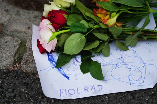OSLO, NORWAY 20260828 Norwegians leave messages of condolence and flowers at the Royal Palace in Oslo following the news of the death of King Harald of Norway OSLO NORWAY x9200x  Copyright: xBjörnxLarssonxRosvall TTx SORG I OSLO EFTER KUNG HARALDS DÖD