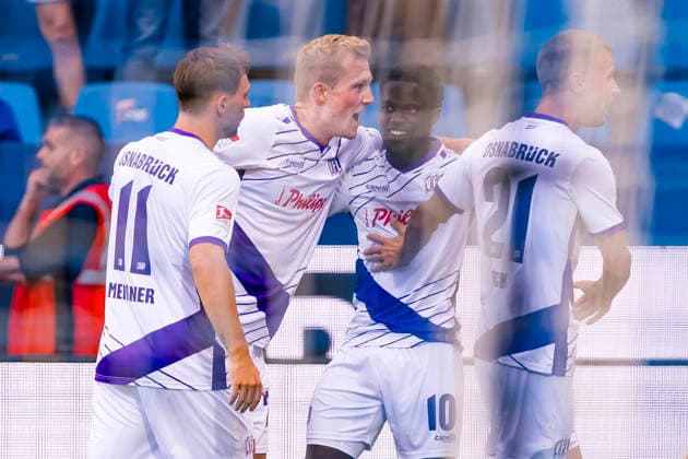 28.08.2026, Fussball, 3. Spieltag der 2. Bundesliga, VfL Bochum 1848 - VfL Osnabrück. Die Spieler des VfL Osnabrück bejubeln das Tor zum 0:1 durch Ismail Badjie (VfL Osnabrück). Bochum Vonovia Ruhrstadion NRW Deutschland xRHR-FOTO DEx *** August 28, 2026, Soccer, Matchday 3 of the 2. Bundesliga, VfL Bochum 1848 vs. VfL Osnabrück: VfL Osnabrück players celebrate Ismail Badjie’s goal to make it 0–1. VfL Osnabrück, Bochum, Vonovia Ruhrstadion, North Rhine-Westphalia, Germany. xRHR PHOTO DEx Copyright: DennisxEwert RHR-FOTOx RHR-FOTO DE