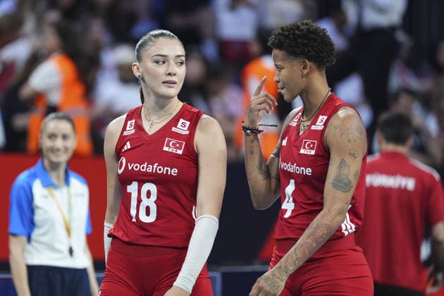 Turkiye v Poland - CEV EuroVolley 2026 ISTANBUL, TURKIYE - AUGUST 28: Turkiye s Melissa Teresa Vargas (4) and Zehra Gunes (18) during the 2026 CEV Women s European Volleyball Championship final Pool A match between Turkiye and Poland at Sinan Erdem Sports Hall in Istanbul, Turkiye, on August 28, 2026. Bunyamin Celik Anadolu Istanbul Turkey. Editorial use only. Please get in touch for any other usage.  Copyright: x2026xAnadoluxBunyaminxCelikx