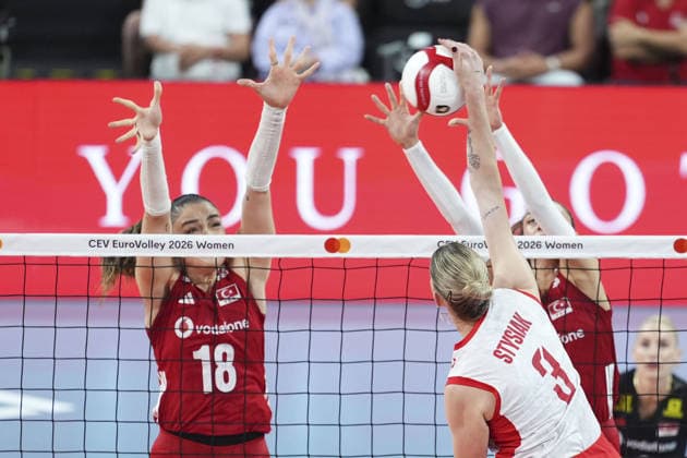 Turkiye v Poland - CEV EuroVolley 2026 ISTANBUL, TURKIYE - AUGUST 28: Turkiye s Melissa Teresa Vargas (4) in action against Poland s Magdalena Stysiak (3) during the 2026 CEV Women s European Volleyball Championship final Pool A match between Turkiye and Poland at Sinan Erdem Sports Hall in Istanbul, Turkiye, on August 28, 2026. Bunyamin Celik Anadolu Istanbul Turkey. Editorial use only. Please get in touch for any other usage.  Copyright: x2026xAnadoluxBunyaminxCelikx