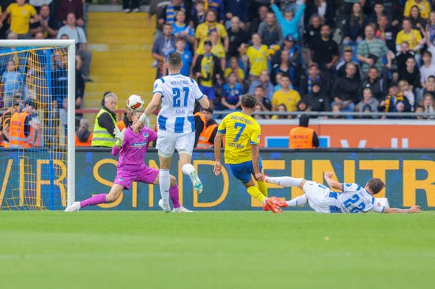 28.08.2026, xtgx Fussball - 2.Bundesliga Eintracht Braunschweig - Hertha BSC Berlin emspor, v.l. Tor zum 1:0 durch Yann Sturm (Braunschweig, 7) (DFL DFB REGULATIONS PROHIBIT ANY USE OF PHOTOGRAPHS as IMAGE SEQUENCES and or QUASI-VIDEO) Braunschweig *** August 28, 2026, xtgx Soccer 2. Bundesliga Eintracht Braunschweig Hertha BSC Berlin emspor, from left: Goal for the 1-0 lead by Yann Sturm (Braunschweig), 7 DFL and DFB regulations prohibit any use of photographs as image sequences and or quasi-video Braunschweig