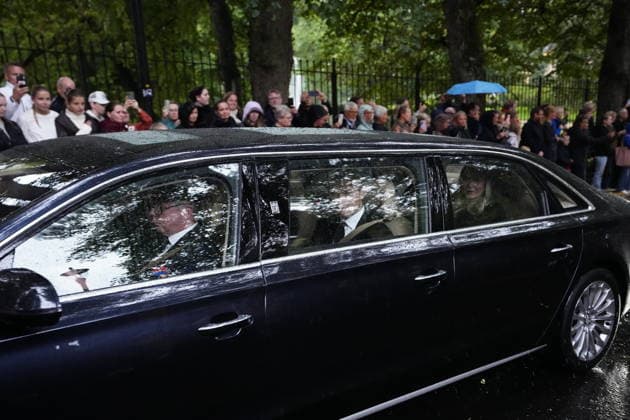 OSLO, NORWAY 20260828 Mette Marit arrives at the palace as part of the procession for the late King Harald OSLO NORWAY x9200x  Copyright: xBjörnxLarssonxRosvall TTx SORG I OSLO EFTER KUNG HARALDS DÖD