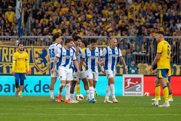 Deutschland: Fussball 2. Bundesliga, 3. Spieltag 2026 2027, Eintracht Braunschweig - Hertha BSC am 28.08.2026 in Braunschweig (Eintracht-Stadion): Tor zum 2:2 Josip Brekalo (Hertha BSC, 7) Jubel, Freude, Torjubel, Emotionen *** German Soccer 2. Bundesliga, Matchday 3, 2026–2027, Eintracht Braunschweig vs. Hertha BSC on August 28, 2026, at Eintracht Stadium in Braunschweig; 2–2; goal by Josip Brekalo (Hertha BSC); 7: celebration, joy, goal celebration, emotions Copyright: xSvenxHeidmannx