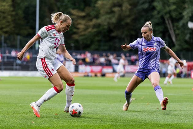 Google Pixel Frauen-Bundesliga, 1. FC Köln - TSG Hoffenheim; 28.08.2026 Pauline Bremer (1. FC Köln, 9) am Ball Google Pixel Frauen-Bundesliga, 1. FC Köln - TSG Hoffenheim, Köln, Franz-Kremer-Stadion am 28.08.2026 DFB REGULATIONS PROHIBIT ANY USE OF PHOTOGRAPHS AS IMAGE SEQUENCES AND OR QUASI-VIDEO. *** Google Pixel Women s Bundesliga, 1. FC Köln vs. TSG Hoffenheim, August 28, 2026, Pauline Bremer, 1. FC Köln, No. 9 on the ball, Google Pixel Women s Bundesliga, 1 FC Köln vs. TSG Hoffenheim, Cologne, Franz Kremer Stadium on August 28, 2026. DFB regulations prohibit any use of photographs as image sequences and or quasi-video. Copyright: xBEAUTIFULxSPORTS Wunderlx