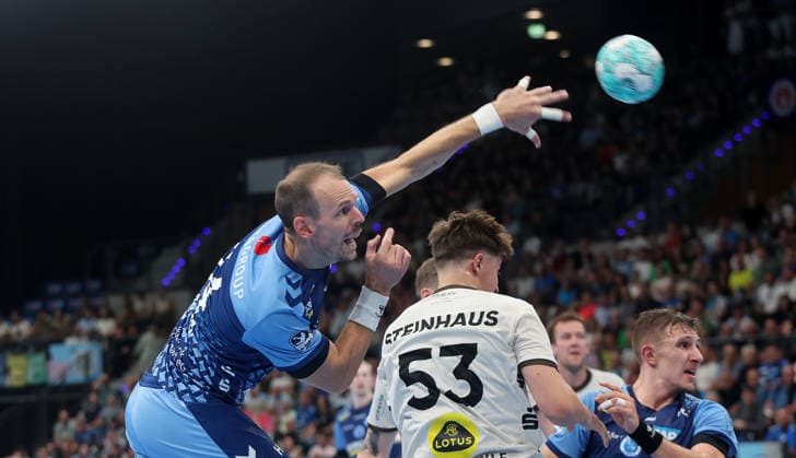 Stuttgart, Opel HBL Handball, TVB Stuttgart vs. Bergischer HC, on the left: Kai Häfner (TVB)