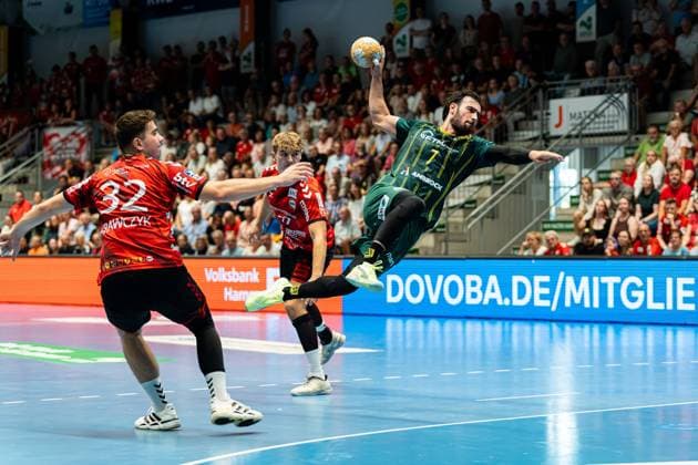 Hamm, Germany, August 28, 2026, 2nd Division, 2026–2027 Season, Match 1: ASV Hamm Westfalen vs. VfL Eintracht Hagen. Pictured, from left, in a tackle: Pawel Krawczyk (ASV) and Pouya Norouzinezhad (Hagen). WESTPRESS Arena, North Rhine-Westphalia Copyright: xFotostandx xKruczynskix
