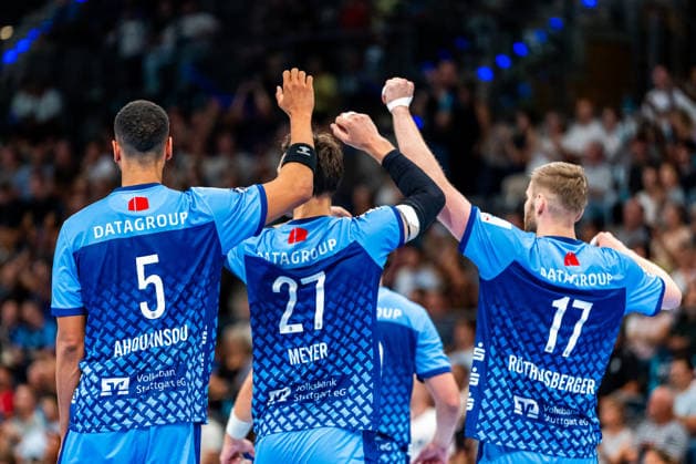 OPEL Handball Bundesliga: TVB Stuttgart vs. Bergischer HC, August 28, 2026, Stuttgart, GERMANY. August 28, 2026. Philipp Ahouansou (TVB Stuttgart, 5), Philipp Meyer (TVB Stuttgart, 27) and Samuel Röthlisberger (TVB Stuttgart, 17) celebrate a goal during the match between TVB Stuttgart and Bergischer HC on Matchday 1 of the OPEL Handball Bundesliga at the Porsche Arena Copyright: xBEAUTIFULxSPORTS Steinx