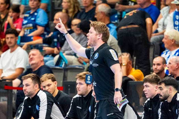 OPEL Handball Bundesliga: TVB Stuttgart vs. Bergischer HC, August 28, 2026, Stuttgart, GERMANY August 28, 2026 Markus Pütz, Bergischer HC coach, on the sidelines during the match between TVB Stuttgart and Bergischer HC on Matchday 1 of the OPEL Handball Bundesliga at the Porsche Arena Copyright: xBEAUTIFULxSPORTS Steinx