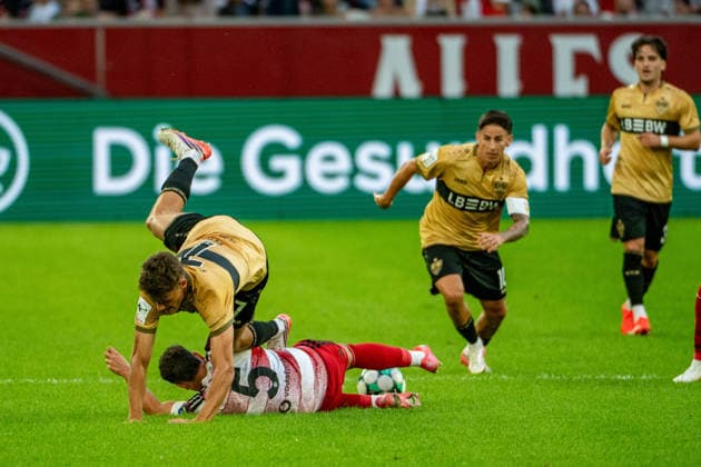 Third Division: Fortuna Düsseldorf vs. VfB Stuttgart II, Matchday 3, August 28, 2026 Yassine Bouchama (Fortuna Düsseldorf) 5, Lauri Penna, VfB Stuttgart II 7, Ertugrul Yigit, VfB Stuttgart II 19, Third Division: Fortuna Düsseldorf vs. VfB Stuttgart II, Matchday 3, August 28, 2026, Merkur Spielarena, Düsseldorf DFB REGULATIONS PROHIBIT ANY USE OF PHOTOGRAPHS AS IMAGE SEQUENCES AND OR QUASI-VIDEO Copyright: xBEAUTIFULxSPORTS Erlhofx
