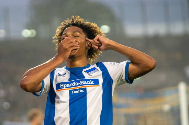 Deutschland: Fussball 2. Bundesliga, 3. Spieltag 2026 2027, Eintracht Braunschweig - Hertha BSC am 28.08.2026 in Braunschweig (Eintracht-Stadion): Tor zum 2:5 Oluwaseun Adewumi (Hertha BSC, 19) Jubel, Freude, Torjubel, Emotionen *** German Soccer 2. Bundesliga, Matchday 3, 2026–2027, Eintracht Braunschweig vs. Hertha BSC on August 28, 2026, at Eintracht Stadium in Braunschweig; goal by Oluwaseun Adewumi of Hertha BSC, 19; celebration, joy, goal celebration, emotions Copyright: xSvenxHeidmannx