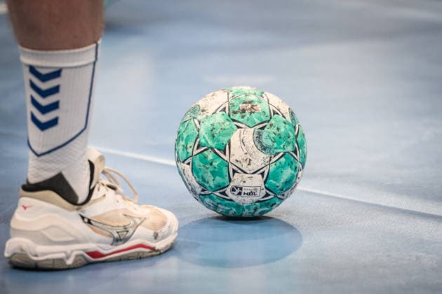 Feature, stock image, stock photo: HBL Handball, game ball on the court next to a player s foot (GER), TVB Stuttgart vs. Bergischer HC, Opel HBL, Handball, Bundesliga, Matchday 1, 2026–2027 season, August 28, 2026 GER, TVB Stuttgart Bergischer HC, Opel HBL, Handball, Bundesliga, Matchday 1, 2026–2027 season, August 28, 2026 Stuttgart Copyright: xSandyxDinkelackerx EP_SDR