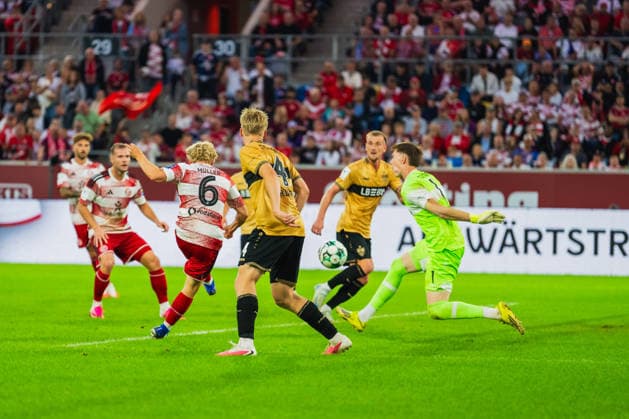 Andreas Mueller of Fortuna Düsseldorf scores the 1-0 goal in the 6th minute, Celebration, Goal Scorers Fortuna Düsseldorf vs. VFB Stuttgart II, Soccer, 3rd Division, Matchday 3, 2026–27 Season, August 28, 2026, DFL regulations prohibit any use of photographs as image sequences and or quasi-video. Fortuna Düsseldorf vs. VFB Stuttgart II, soccer, 3. Liga, Matchday 3, 2026–27 season, August 28, 2026, Düsseldorf Copyright: xEibner-Pressefoto LukasxBaldygax EP_LBA