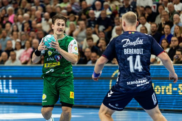 Opel HBL SG Flensburg Handewitt vs. ThSV Eisenach, August 28, 2026, Felix Aellen No. 22, ThSV Eisenach vs. Emil Siersbaek Bergholt No. 14, SG Flensburg Handewitt Opel HBL SG Flensburg Handewitt vs. ThSV Eisenach, GGW Arena on August 28, 2026 Copyright: xBEAUTIFULxSPORTS MarioxM.xKobergx