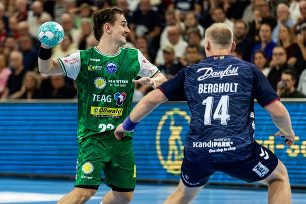 Opel HBL SG Flensburg Handewitt vs. ThSV Eisenach, August 28, 2026, Felix Aellen 22, ThSV Eisenach vs. Emil Siersbaek Bergholt No. 14, SG Flensburg Handewitt Opel HBL SG Flensburg Handewitt vs. ThSV Eisenach, GGW Arena on August 28, 2026 Copyright: xBEAUTIFULxSPORTS MarioxM.xKobergx