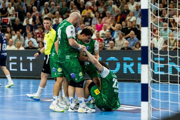 Opel HBL SG Flensburg Handewitt vs. ThSV Eisenach, August 28, 2026: Felix Aellen (No. 22), ThSV Eisenach on the floor; Opel HBL SG Flensburg Handewitt vs. ThSV Eisenach, GGW Arena, August 28, 2026 Copyright: xBEAUTIFULxSPORTS MarioxM.xKobergx