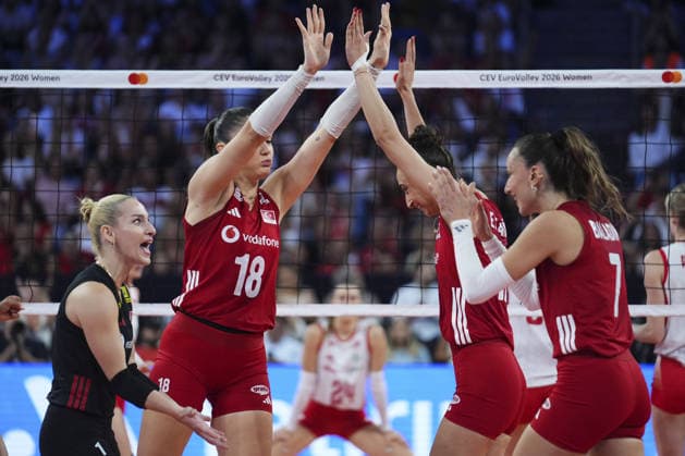 Turkiye v Poland - CEV EuroVolley 2026 ISTANBUL, TURKIYE - AUGUST 28: Zehra Gunes (18) and Elif Sahin (12) of Turkiye celebrate after a point during the CEV EuroVolley 2026 Women Group A match between Turkiye and Poland at Sinan Erdem Dome in Istanbul, Turkiye on August 28, 2026. Bunyamin Celik Anadolu Istanbul Turkey. Editorial use only. Please get in touch for any other usage.  Copyright: x2026xAnadoluxBunyaminxCelikx