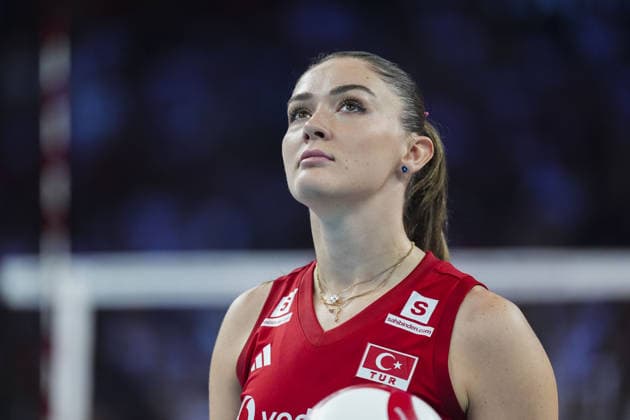Turkiye v Poland - CEV EuroVolley 2026 ISTANBUL, TURKIYE - AUGUST 28: Zehra Gunes (18) of Turkiye is seen during the CEV EuroVolley 2026 Women Group A match between Turkiye and Poland at Sinan Erdem Dome in Istanbul, Turkiye on August 28, 2026. Bunyamin Celik Anadolu Istanbul Turkey. Editorial use only. Please get in touch for any other usage.  Copyright: x2026xAnadoluxBunyaminxCelikx