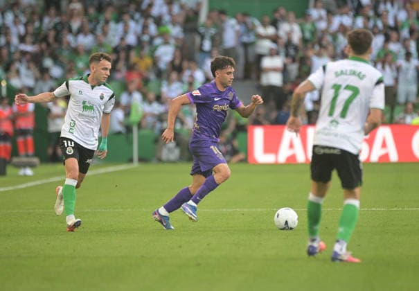 ESP LaLiga EA Sports: Racing Santander vs. Elche CF — Facundo Buonanotte of Elche during the LaLiga EA Sports match between Racing Santander and Elche CF, played at Campos de Sport de El Sardinero Stadium in Cantabria on August 28, 2026, in Spain — Spanish Soccer Copyright: xAgenciaxLOFx
