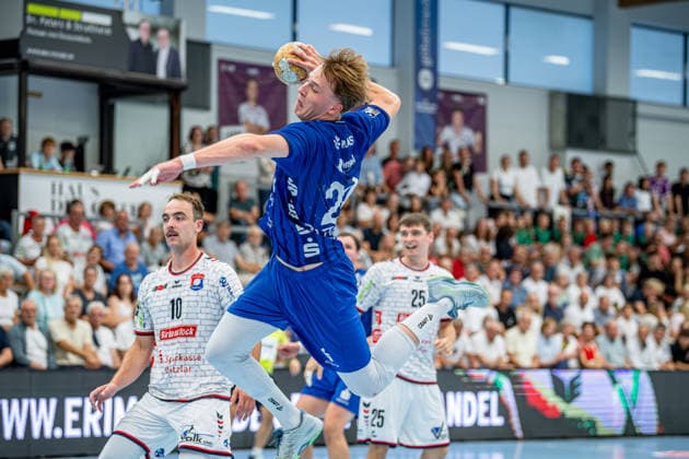 2 HBL TV Hüttenberg vs. TV Großwallstadt, August 28, 2026 Johan Rohwer, TV Großwallstadt, 29, Paul Ohl TV Hüttenberg, 10, Torsten Anselm TV Hüttenberg, 25 2 HBL TV Hüttenberg vs. TV Großwallstadt Hüttenberg, August 28, 2026 Copyright: xBEAUTIFULxSPORTS Roeczeyx