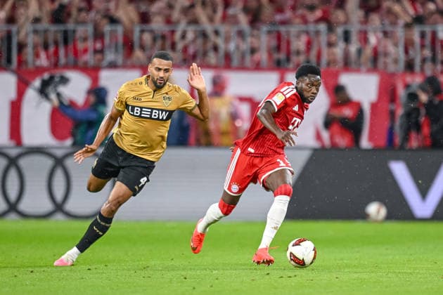 Josha Vagnoman (VfB Stuttgart) und Alphonso Davies (FC Bayern Muenchen) im Zweikampf waehrend des spiels der 1. Bundesliga zwischen FC Bayern Muenchen und VfB Stuttgart, Allianz Arena am 28. August 2026 in Muenchen, Deutschland. (Foto von Harry Langer DeFodi Images) +++ Josha Vagnoman (VfB Stuttgart) und Alphonso Davies (FC Bayern Muenchen) battle for the ball during the Bundesliga match between FC Bayern Muenchen and VfB Stuttgart at Allianz Arena on August 28, 2026 in Munich, Germany. (Photo by Harry Langer DeFodi Images) DFB DFL REGULATIONS PROHIBIT ANY USE OF PHOTOGRAPHS AS IMAGE SEQUENCES AND OR QUASI-VIDEO. (Photo by Harry Langer DeFodi Images) DFB DFL REGULATIONS PROHIBIT ANY USE OF PHOTOGRAPHS AS IMAGE SEQUENCES AND OR QUASI-VIDEO. - *** Josha Vagnoman of VfB Stuttgart and Alphonso Davies of FC Bayern Munich battle for the ball during the Bundesliga 1 match between FC Bayern Munich and VfB Stuttgart, at the Allianz Arena on August 28, 2026, in Munich, Germany. Photo by Harry Langer, DeFodi Images. Josha Vagnoman of VfB Stuttgart and Alphonso Davies of FC Bayern Munich battle for the ball during the Bundesliga match between FC Bayern Munich and VfB Stuttgart at the Allianz Arena on August 28, 2026 in Munich, Germany. Photo by Harry Langer, DeFodi Images. DFB and DFL regulations prohibit any use of photographs as image sequences and or quasi-video. Photo by Harry Langer, DeFodi Images. DFB and DFL regulations prohibit any use of photographs as imSEQUENCES AND OR QUASI-VIDEO