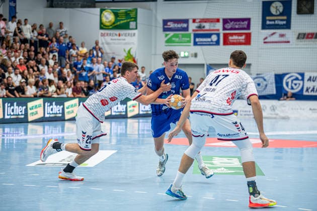 2 HBL TV Hüttenberg vs. TV Großwallstadt, August 28, 2026 Ole Klimpke, TV Großwallstadt, 11, Torsten Anselm, TV Hüttenberg, 25, Danil Dyatlov TV Hüttenberg, 47 2nd HBL TV Hüttenberg vs. TV Großwallstadt, August 26, 2028 Copyright: xBEAUTIFULxSPORTS Roeczeyx