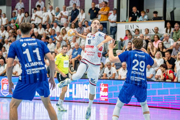 2 HBL TV Hüttenberg vs. TV Großwallstadt, August 28, 2026 Paul Ohl (TV Hüttenberg), 10, Ole Klimpke TV Großwallstadt, 11, Johan Rohwer TV Großwallstadt, 29 2 HBL TV Hüttenberg TV Großwallstadt Hüttenberg, August 26, 2028 Copyright: xBEAUTIFULxSPORTS Roeczeyx
