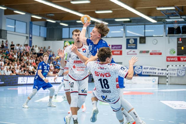 2 HBL TV Hüttenberg vs. TV Großwallstadt, August 28, 26 Johan Rohwer, TV Großwallstadt, 29, Tim Rüdiger TV Hüttenberg, 18 , Danil Dyatlov TV Hüttenberg, 47 2 HBL TV Hüttenberg vs. TV Großwallstadt Hüttenberg, August 26, 2028 Copyright: xBEAUTIFULxSPORTS Roeczeyx